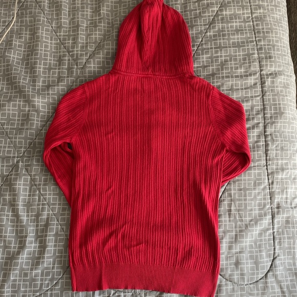 Jubilee red hoodie ribbed v-neck buttoned sweater - Picture 11 of 17